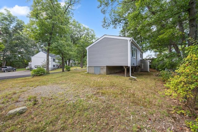 21 Faulkner Rd, Grafton, MA 01536