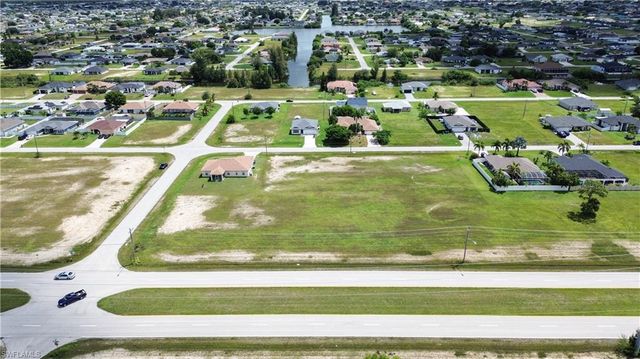1737 Santa Barbara BLVD N, Cape Coral, FL 33993