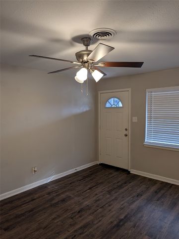 5553 Patton Drive, Fort Worth, TX 76112