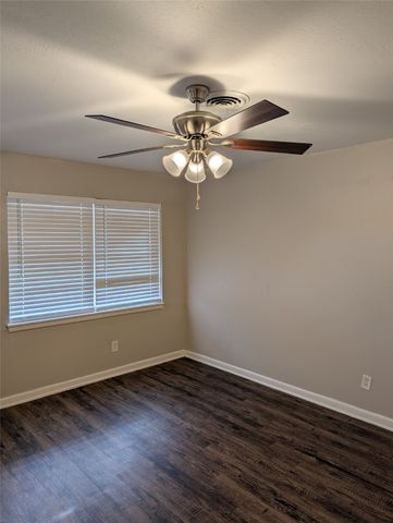 5553 Patton Drive, Fort Worth, TX 76112