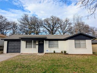 5553 Patton Drive, Fort Worth, TX 76112