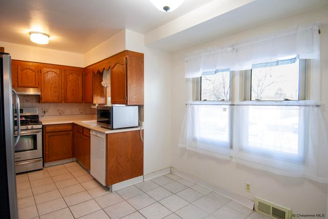 3561 AMHERST RD, Cheyenne, WY 82001