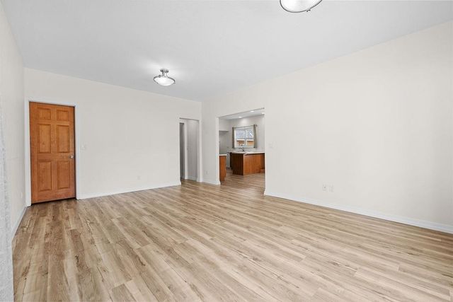 305 NW 5th Ave, Minot, ND 58703