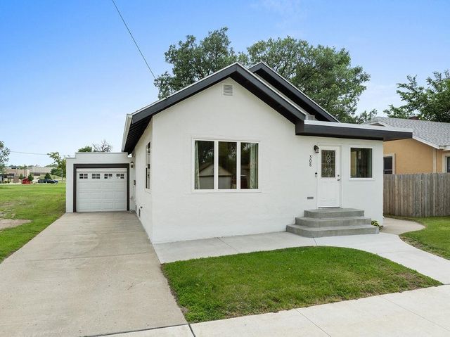 305 NW 5th Ave, Minot, ND 58703