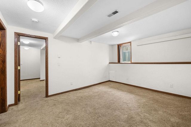 305 NW 5th Ave, Minot, ND 58703