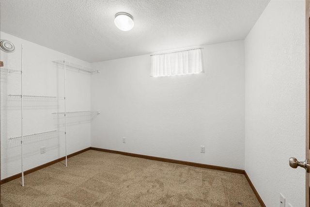 305 NW 5th Ave, Minot, ND 58703