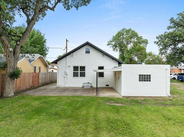 305 NW 5th Ave, Minot, ND 58703