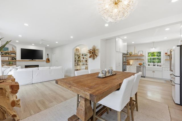 1682 Old Military Road, Charleston, SC 29412