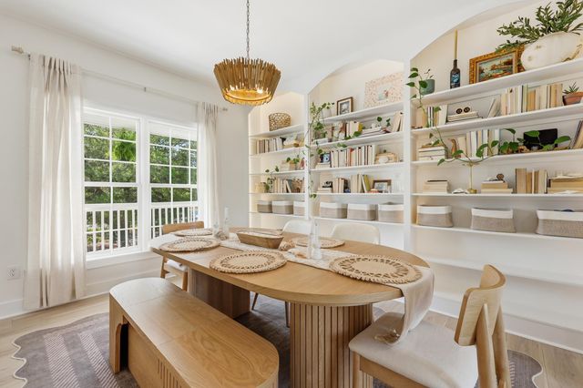 1682 Old Military Road, Charleston, SC 29412