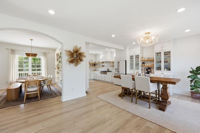 1682 Old Military Road, Charleston, SC 29412