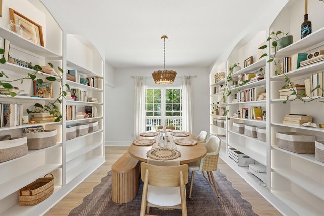 1682 Old Military Road, Charleston, SC 29412
