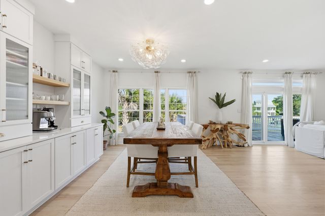 1682 Old Military Road, Charleston, SC 29412