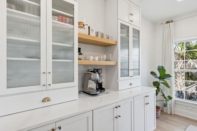 1682 Old Military Road, Charleston, SC 29412