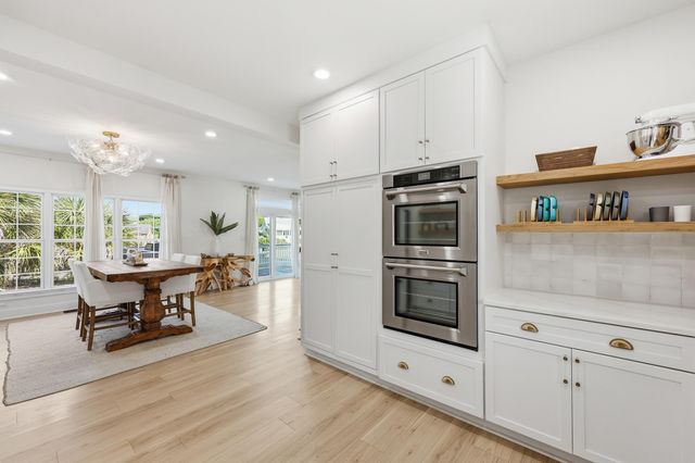 1682 Old Military Road, Charleston, SC 29412