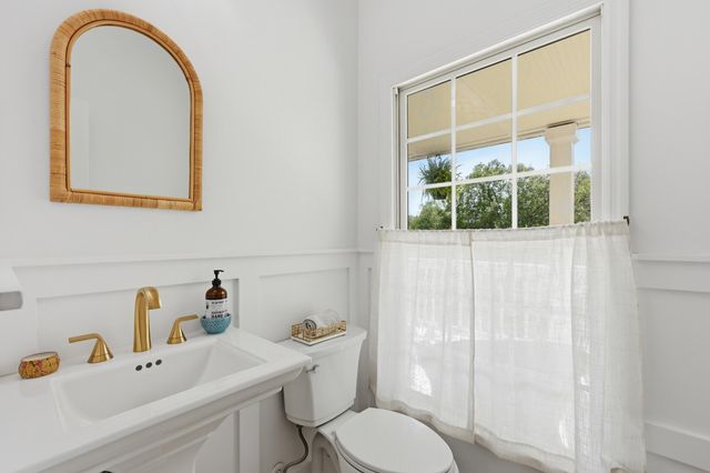 1682 Old Military Road, Charleston, SC 29412