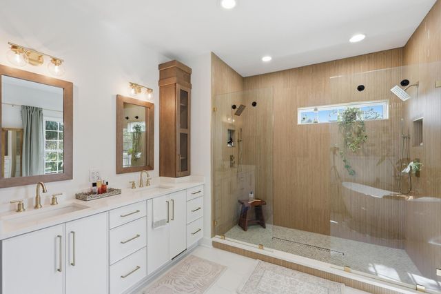 1682 Old Military Road, Charleston, SC 29412