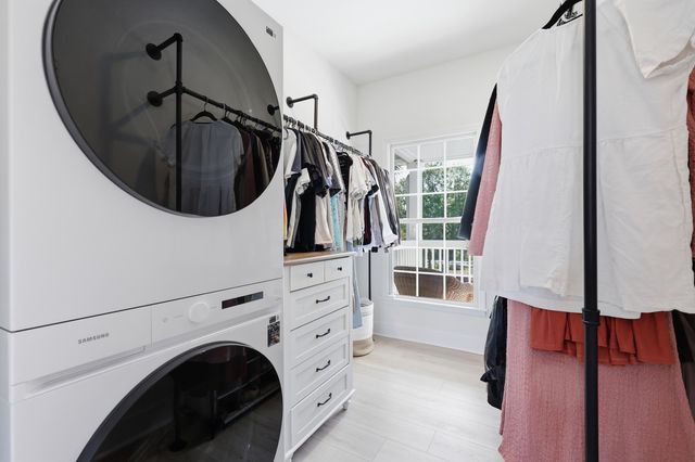 1682 Old Military Road, Charleston, SC 29412