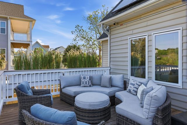 1682 Old Military Road, Charleston, SC 29412