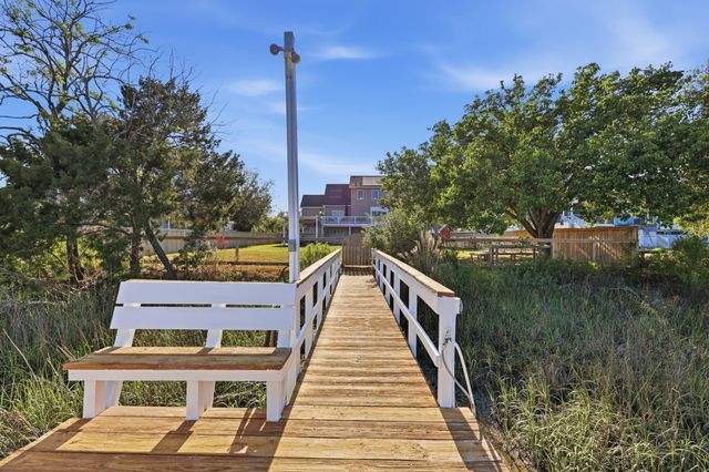 1682 Old Military Road, Charleston, SC 29412