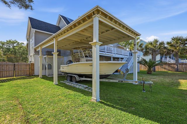 1682 Old Military Road, Charleston, SC 29412