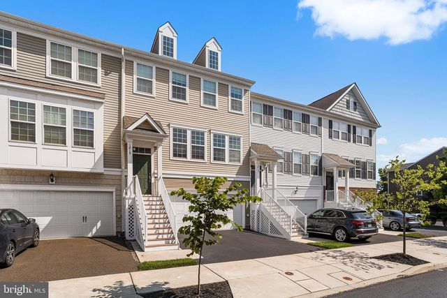 1815 PINNACLE DR, Warrington, PA 18976