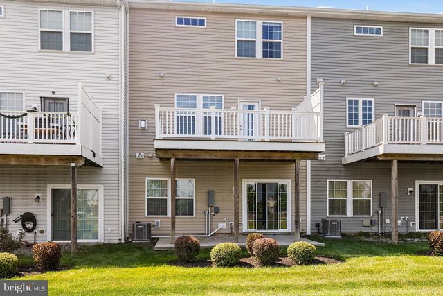 1815 PINNACLE DR, Warrington, PA 18976
