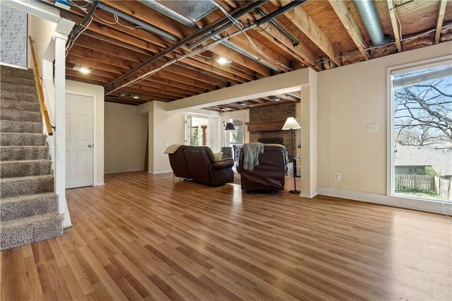 6732 Clairborne Road, Shawnee, KS 66217