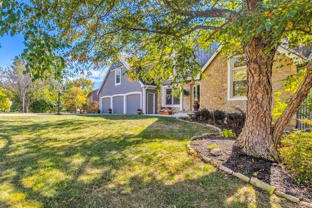 6732 Clairborne Road, Shawnee, KS 66217