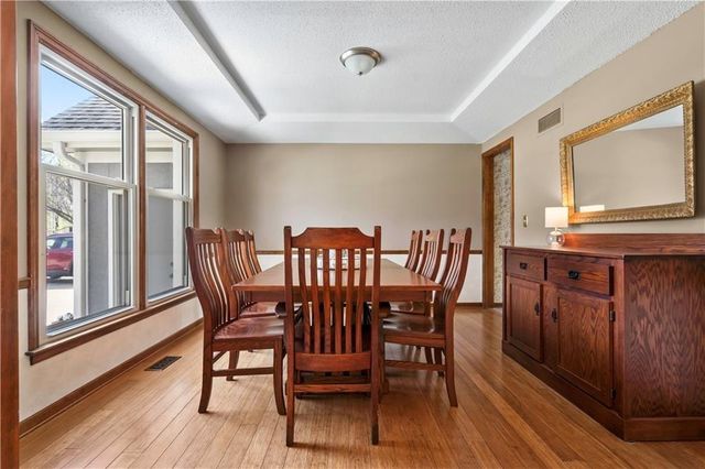 6732 Clairborne Road, Shawnee, KS 66217