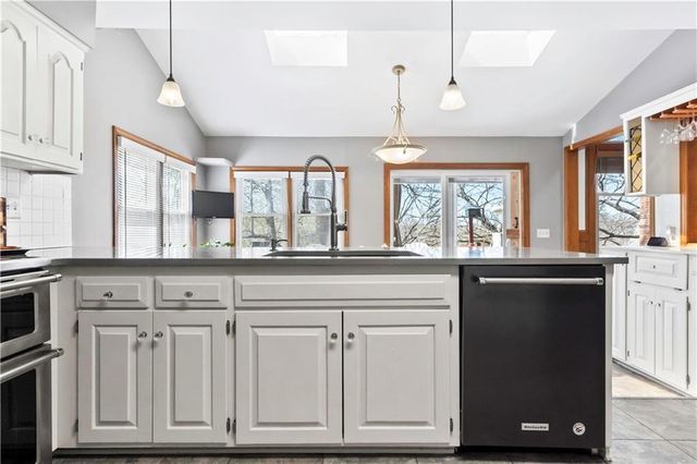 6732 Clairborne Road, Shawnee, KS 66217