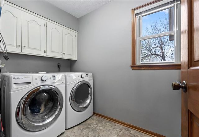 6732 Clairborne Road, Shawnee, KS 66217