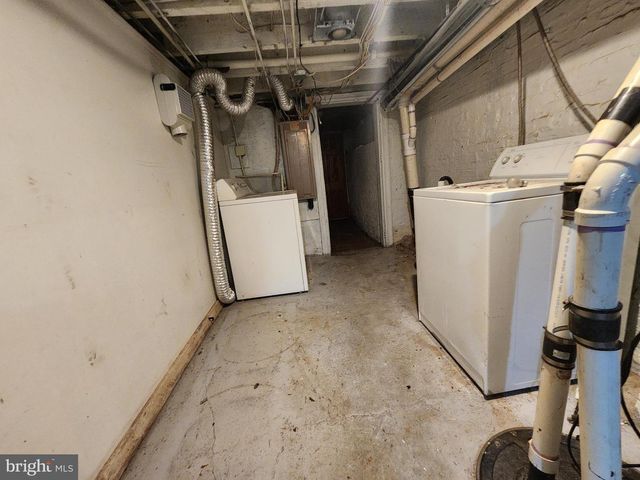 3034 MCELDERRY ST, Baltimore, MD 21205
