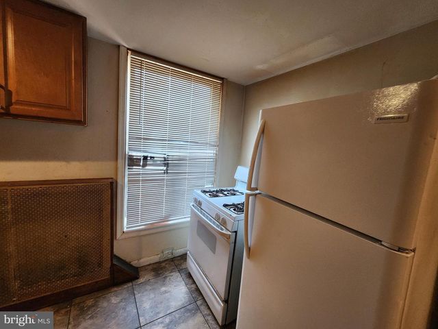 3034 MCELDERRY ST, Baltimore, MD 21205