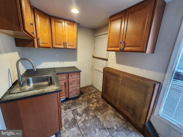3034 MCELDERRY ST, Baltimore, MD 21205