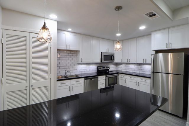 5929 Queensloch Drive 116, Houston, TX 77096