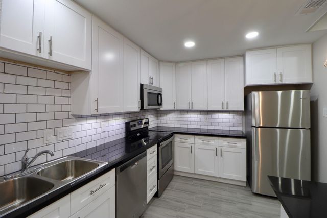 5929 Queensloch Drive 116, Houston, TX 77096