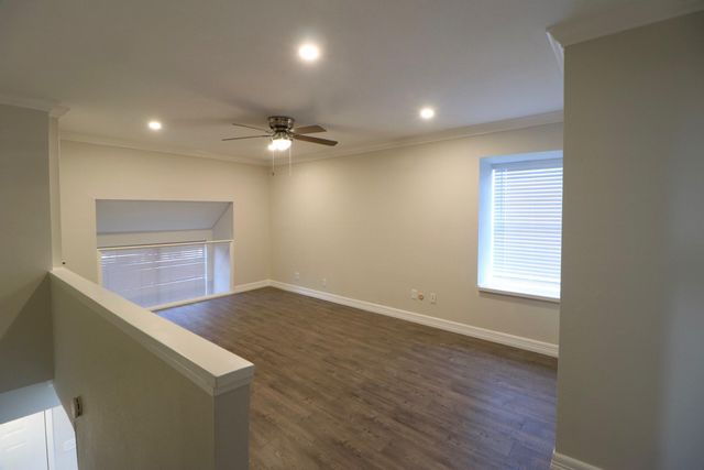 5929 Queensloch Drive 116, Houston, TX 77096