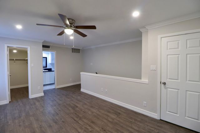 5929 Queensloch Drive 116, Houston, TX 77096