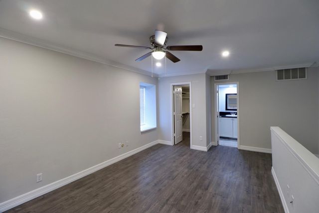 5929 Queensloch Drive 116, Houston, TX 77096