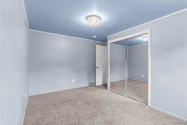 819 Alpine Trail, Fenton, MI 48430