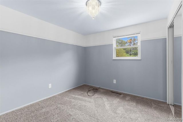 819 Alpine Trail, Fenton, MI 48430
