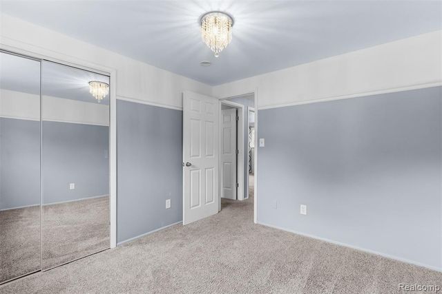 819 Alpine Trail, Fenton, MI 48430