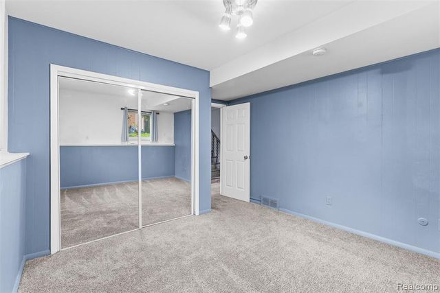 819 Alpine Trail, Fenton, MI 48430