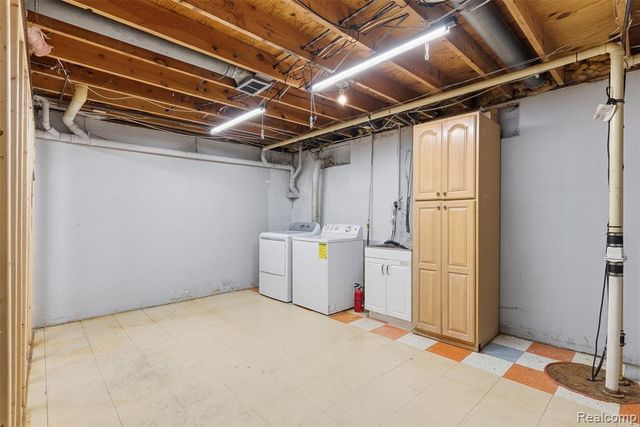 819 Alpine Trail, Fenton, MI 48430