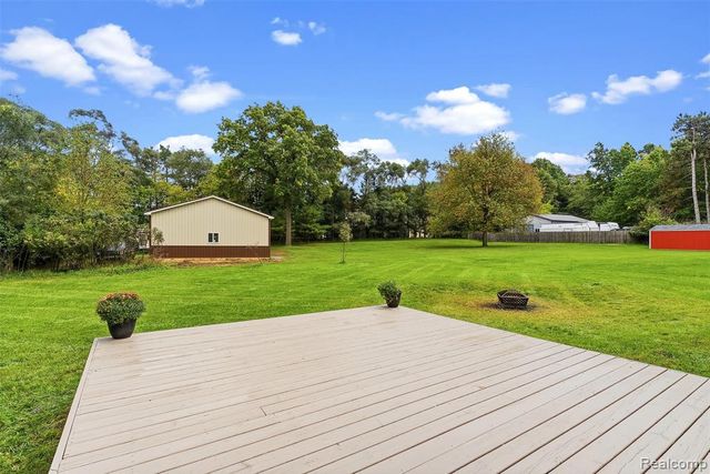 819 Alpine Trail, Fenton, MI 48430