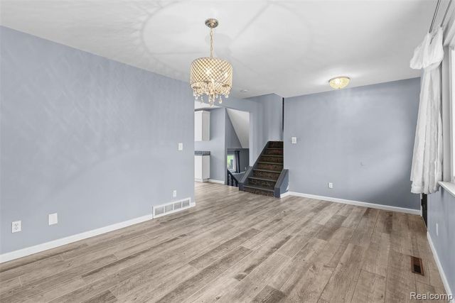 819 Alpine Trail, Fenton, MI 48430