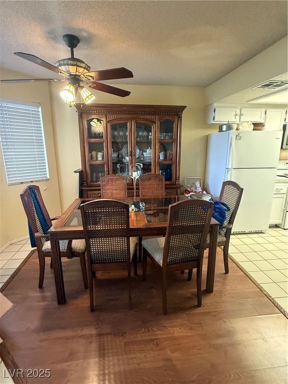 Image 5 of property listing at 928 Rockview Drive 101, Las Vegas, NV 89128