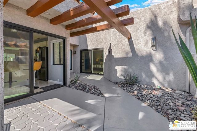 230 Canyon Circle, Palm Springs, CA 92264