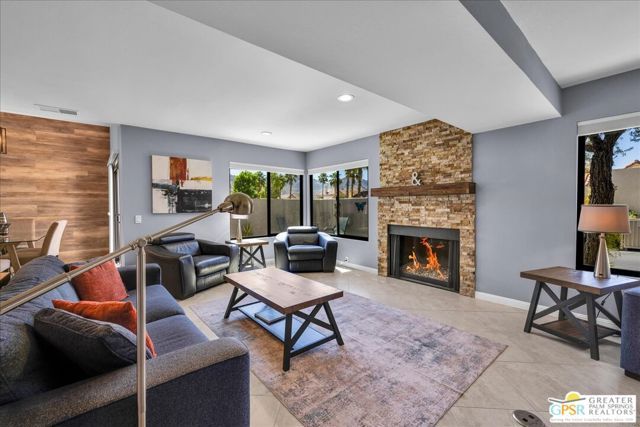 230 Canyon Circle, Palm Springs, CA 92264