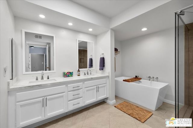 230 Canyon Circle, Palm Springs, CA 92264